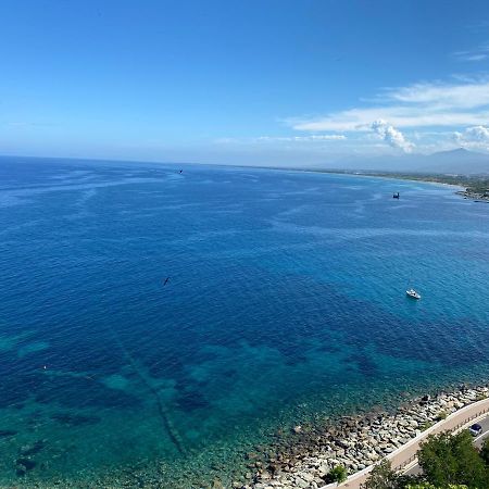 Appartement vue mer et îles italiennes Bastia  Extérieur photo