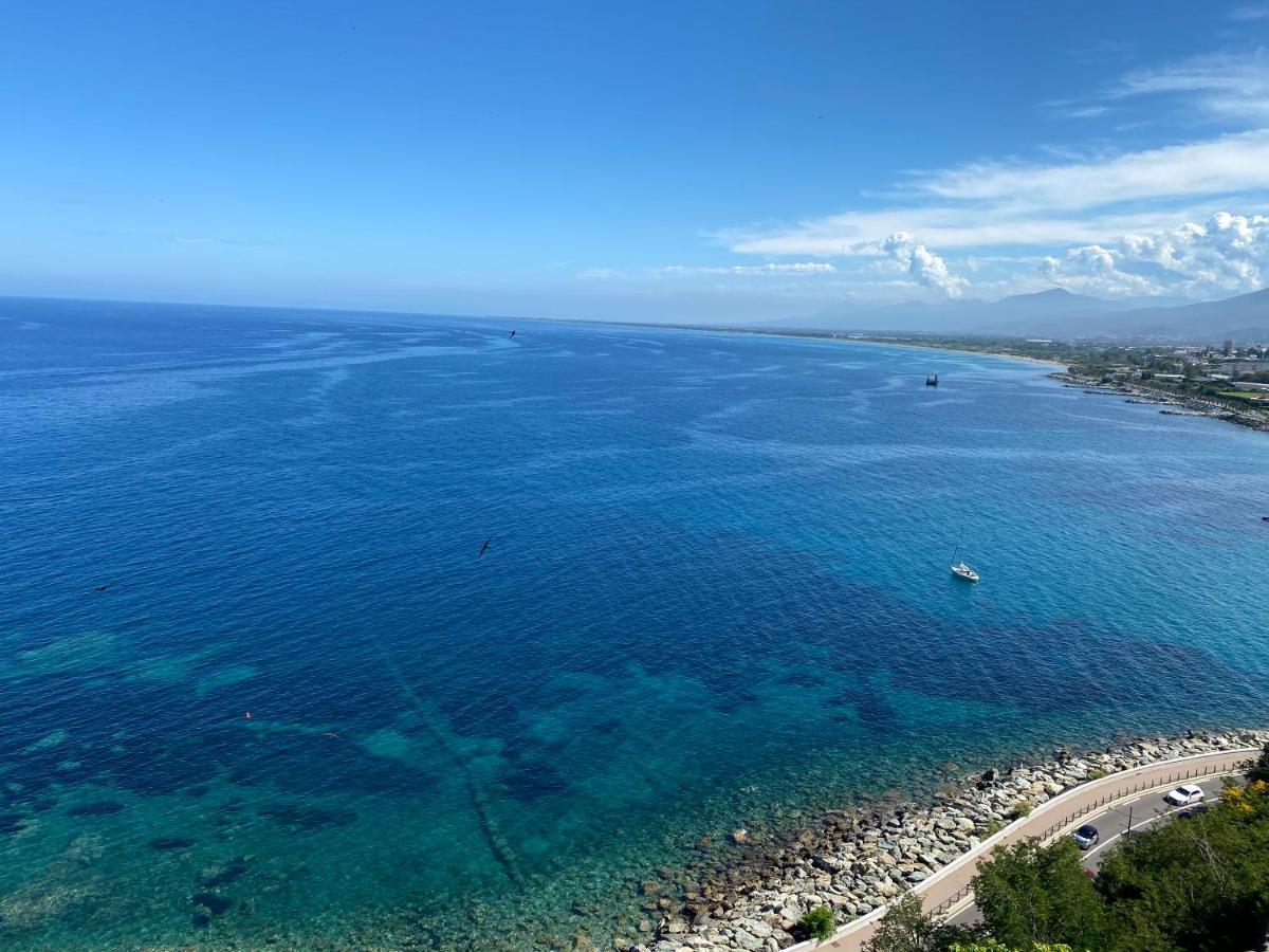 Appartement vue mer et îles italiennes Bastia  Extérieur photo